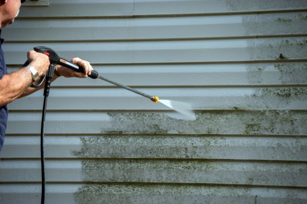 Cost of Vinyl Siding Power Washing in Jackson
